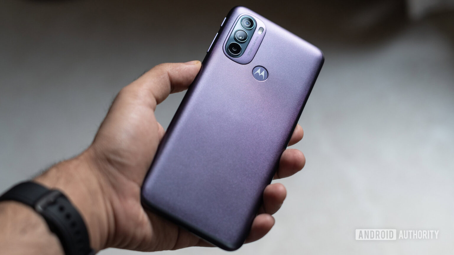 A Motorola está escapando sem nenhuma atualização de sistema operacional graças a uma lacuna regulatória