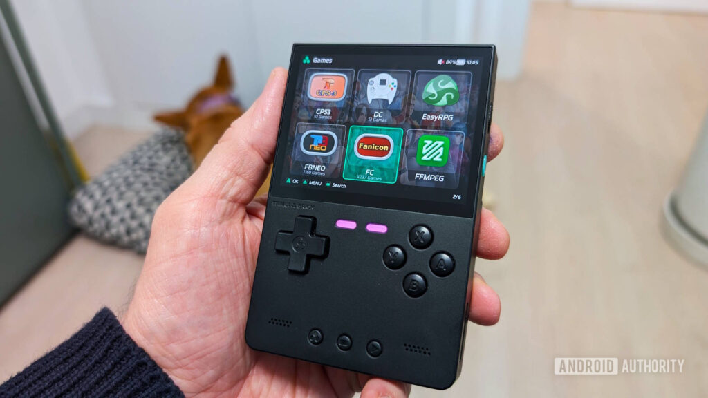 Este novo Brick Pro adiciona controles modernos ao visual do Game Boy