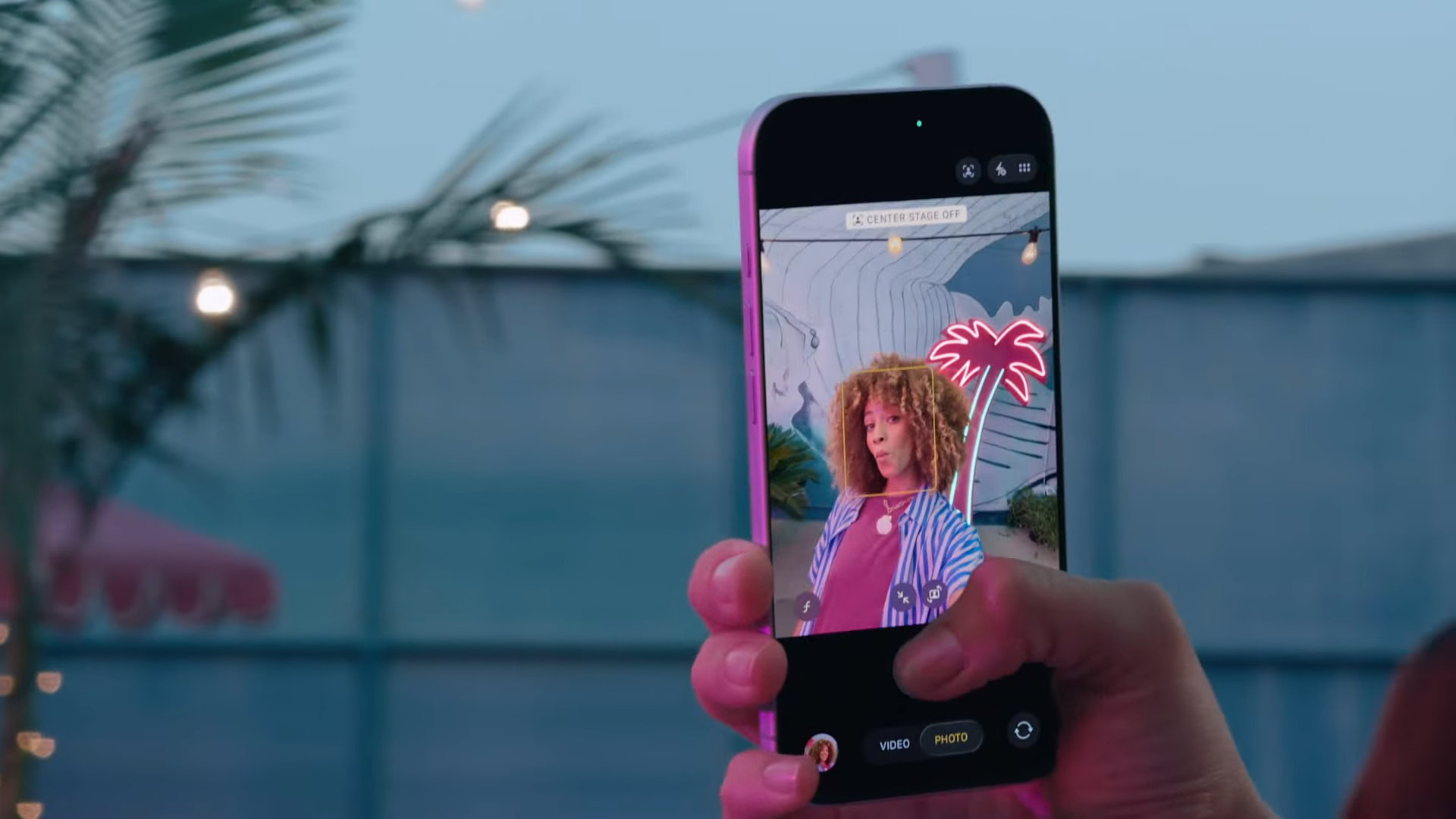 Câmera Apple iPhone 17 Center Stage para selfies de paisagem e retrato (2)