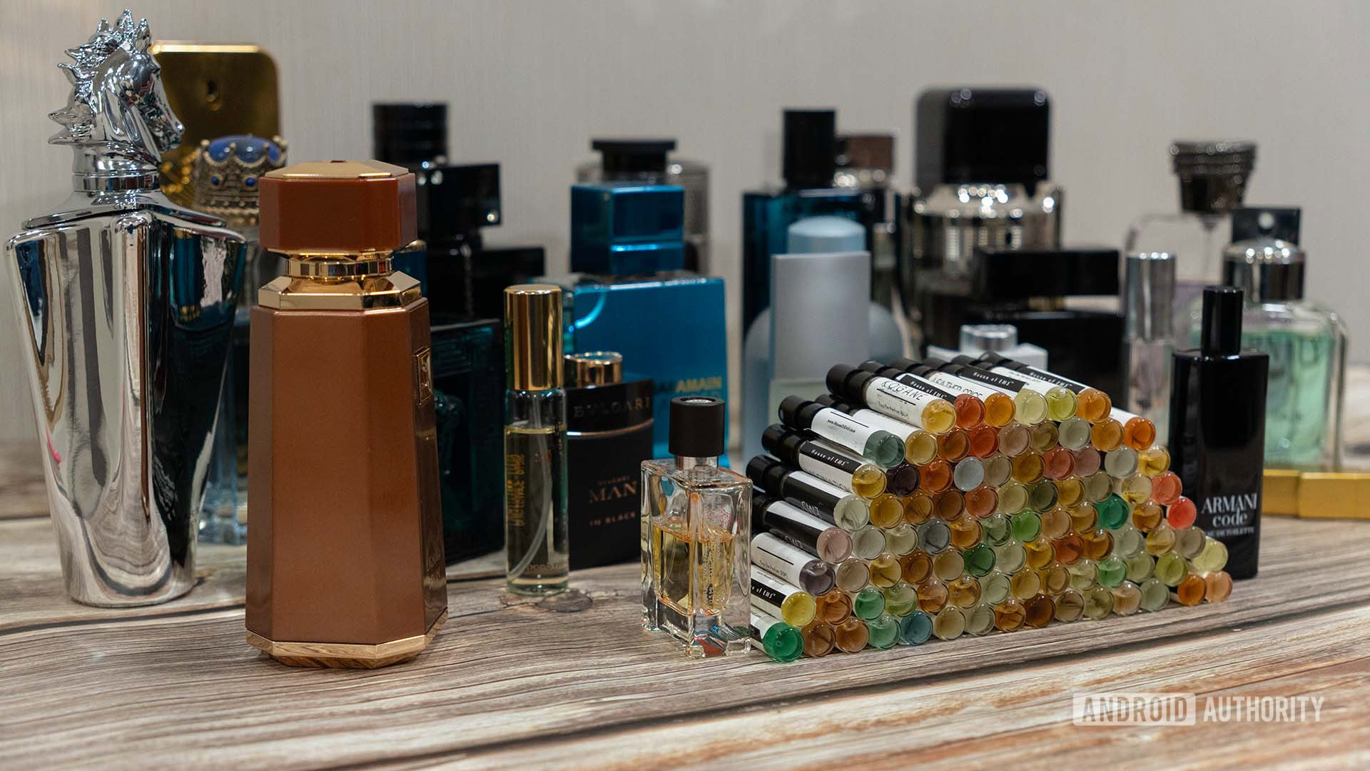 Usando Gêmeos para comprar perfumes às cegas Coleção de perfumes de Aamir (5)