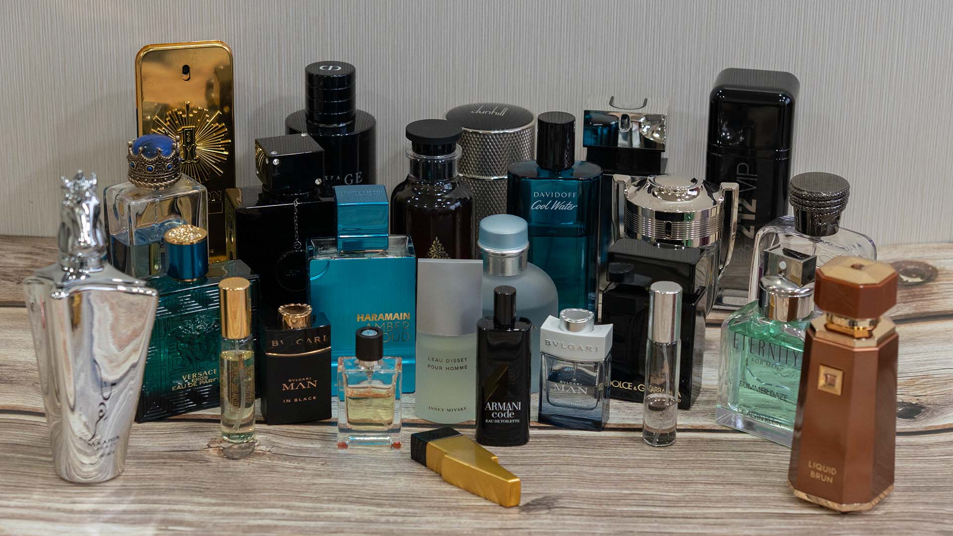 Usando Gêmeos para comprar perfumes às cegas Coleção de perfumes de Aamir (1)