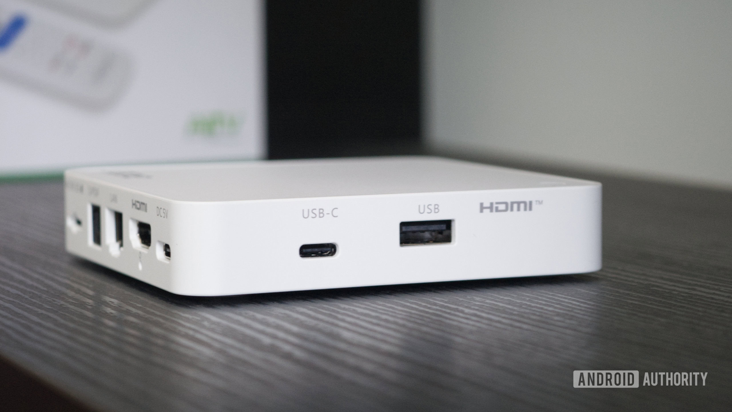 Portas 2 da caixa de TV Acer 4K