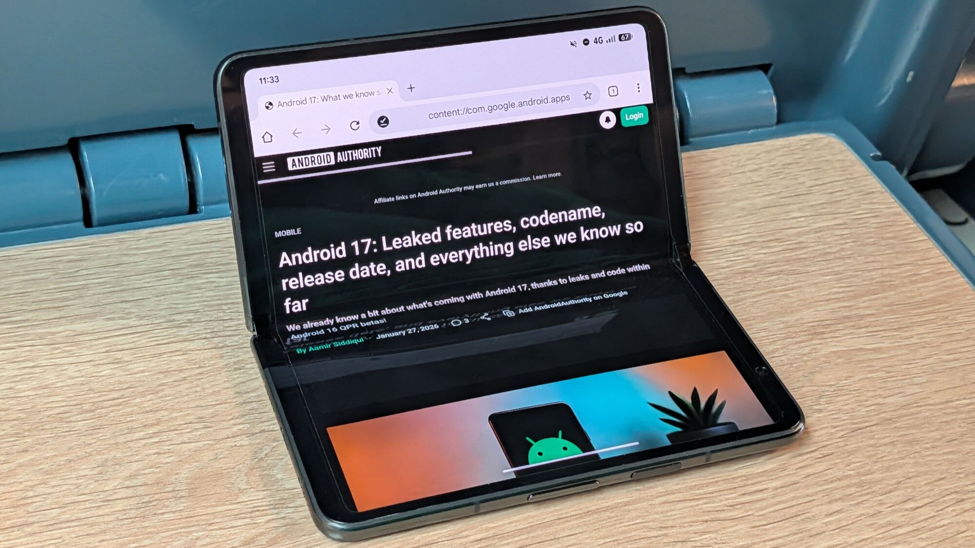 google pixel fold navegação cromada na mesa