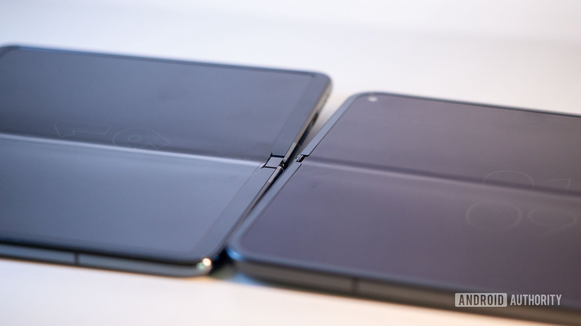 Google Pixel 9 Pro Fold vs Pixel Fold abriu o vinco interno da tela 2