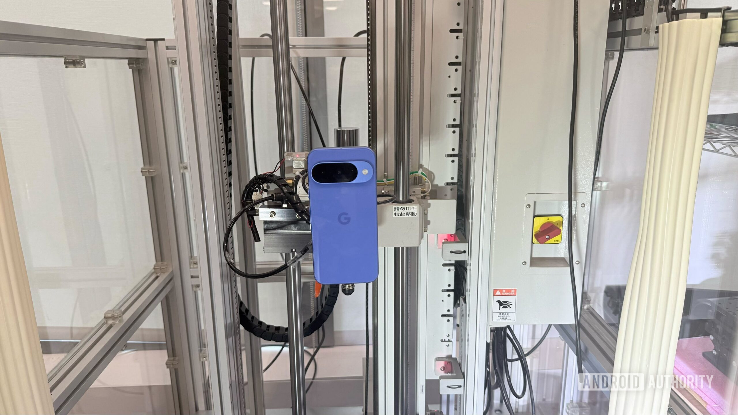 Teste de queda do Pixel 10 Google Labs