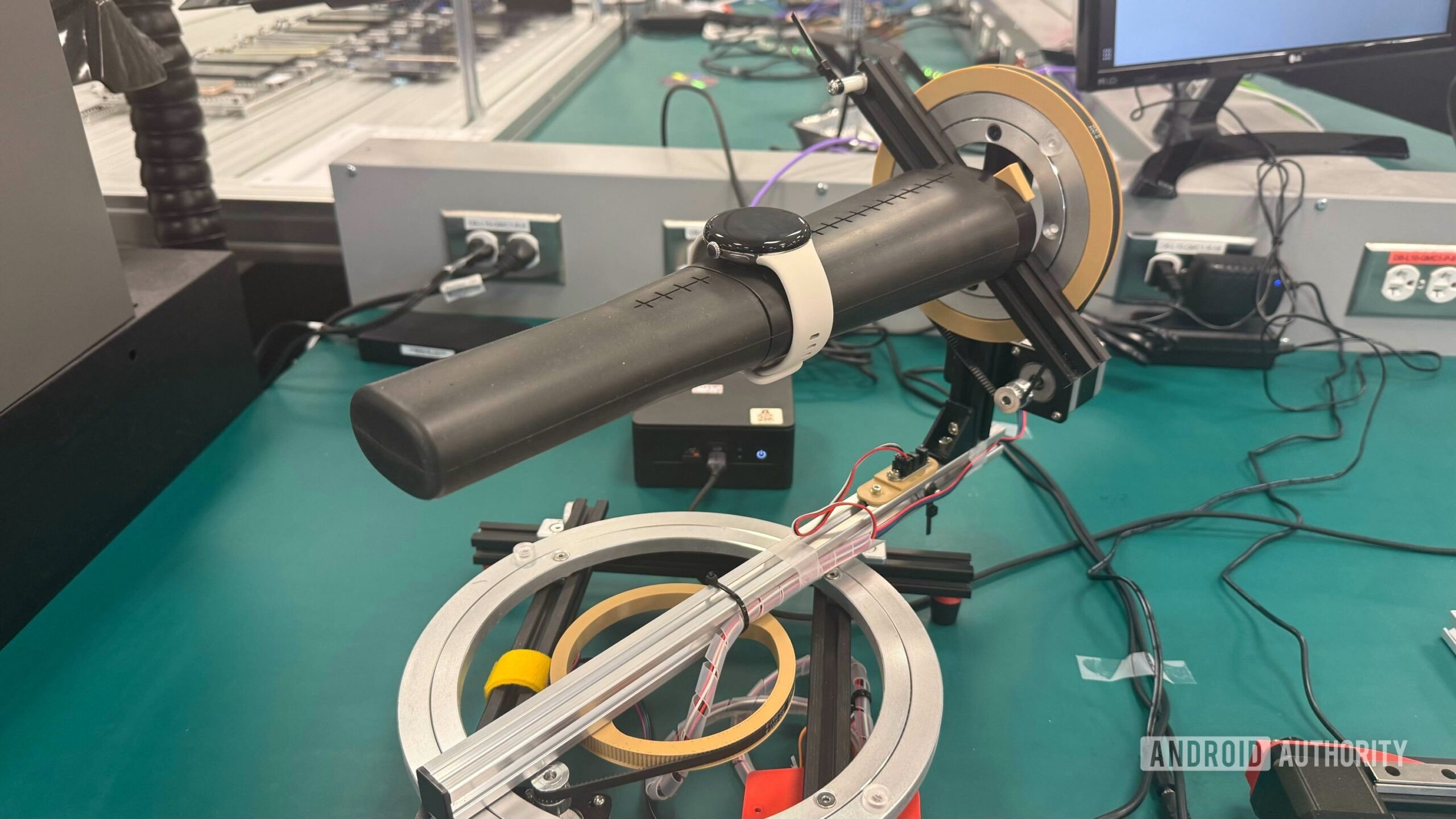 Laboratório de robôs de teste de desbloqueio do Google Pixel Watch
