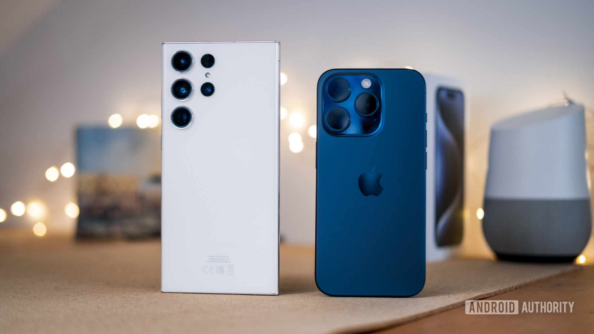 Apple iPhone 15 Pro vs Samsung Galaxy S23 Ultra em pé