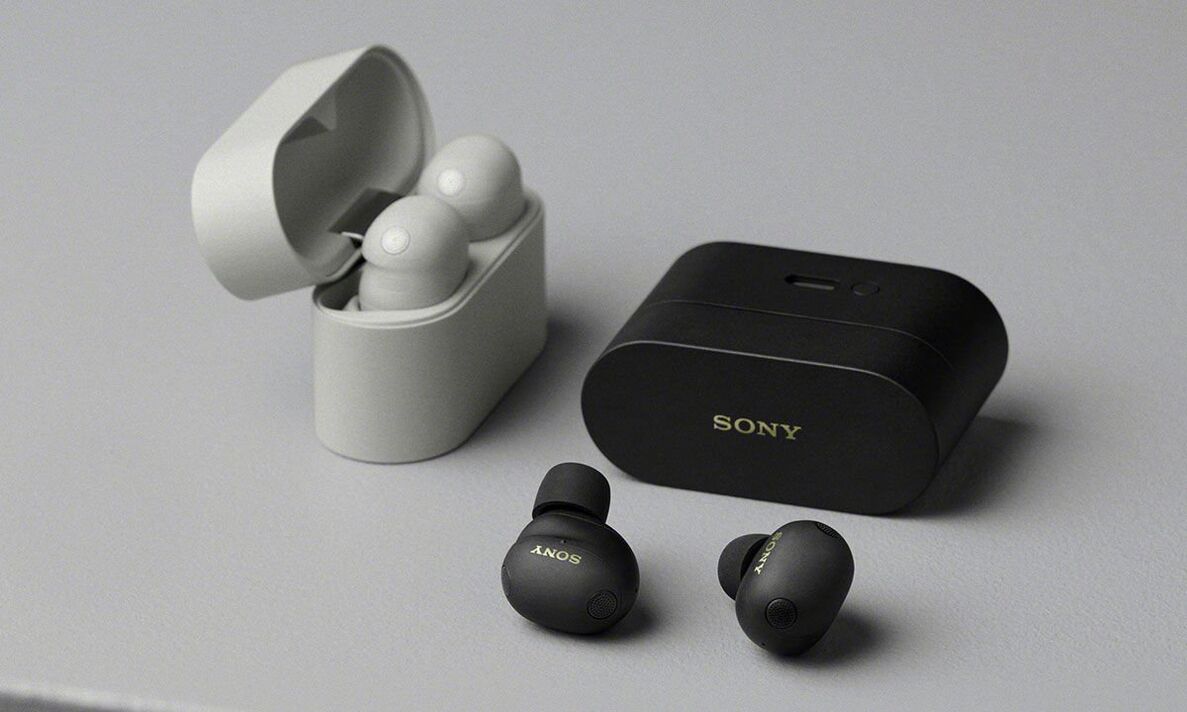 O Sony WF-1000XM6 em prata platina e preto.