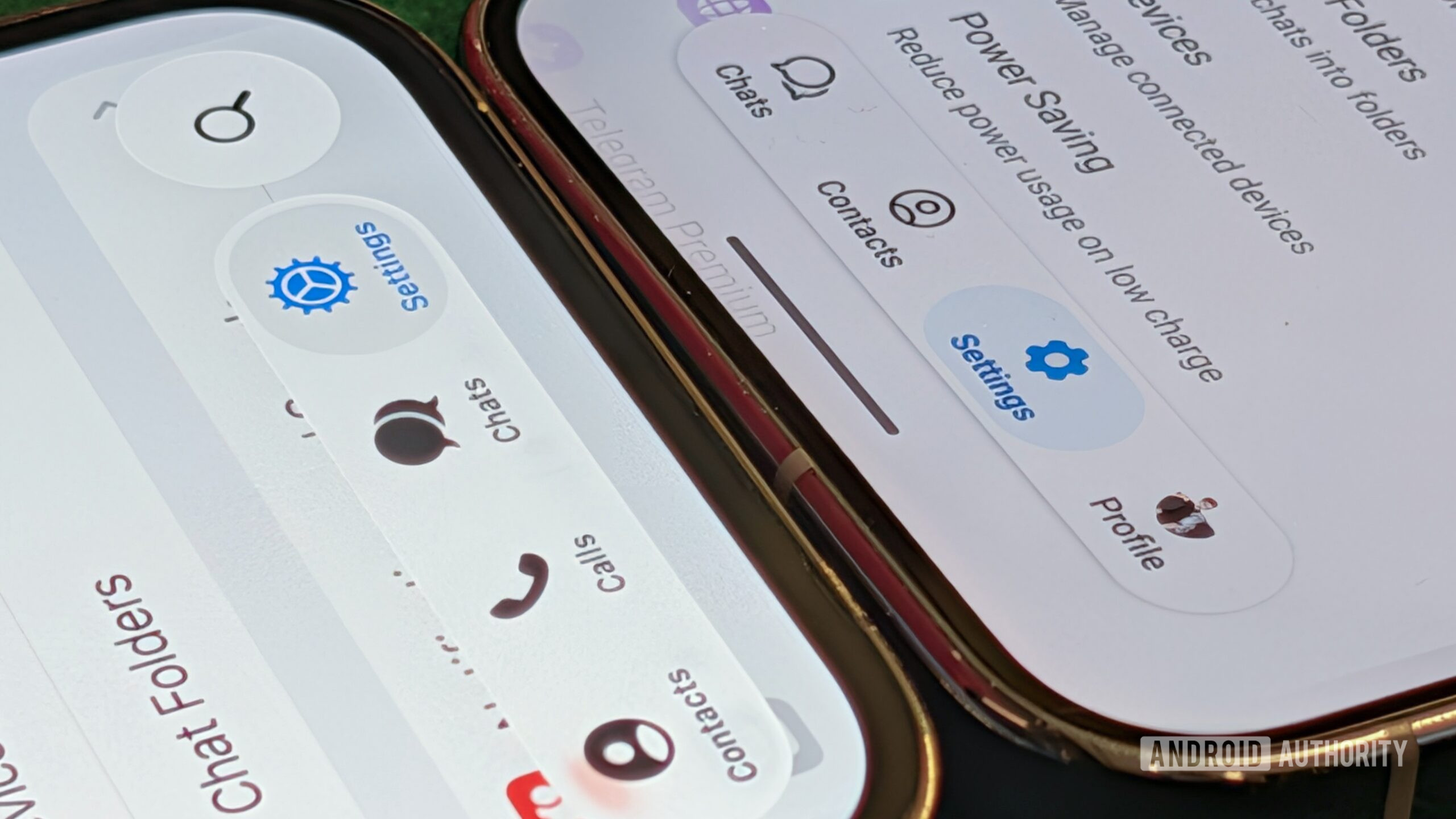 Apple iPhone e Google Pixel 10 Pro comparando a UI do Telegram em ambos os dispositivos