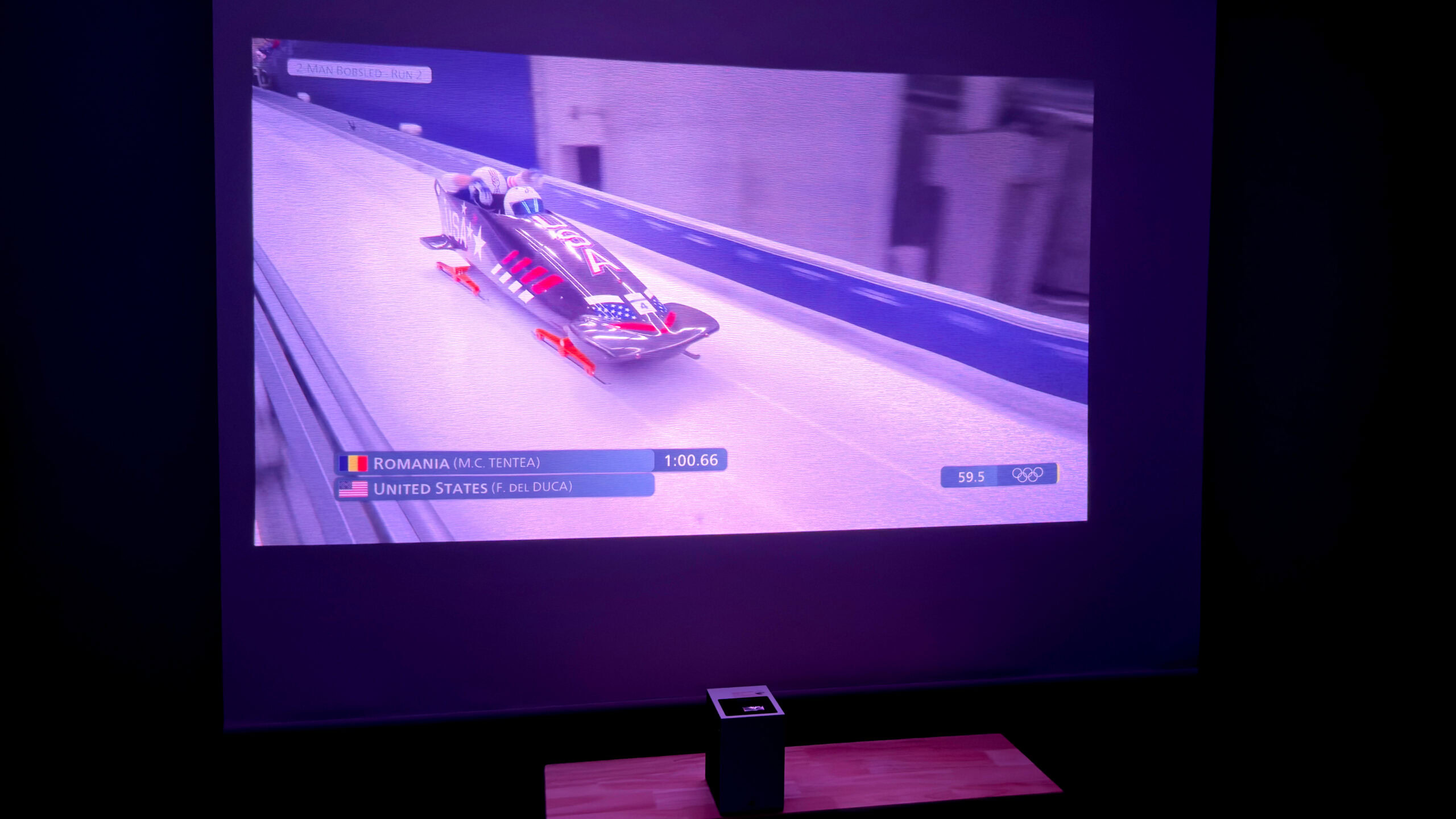 O LG CineBeam S oferece uma imagem de até 100 polegadas a uma distância muito curta.