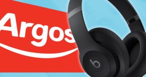 Argos está distribuindo fones de ouvido Beats de última geração por menos da metade do preço