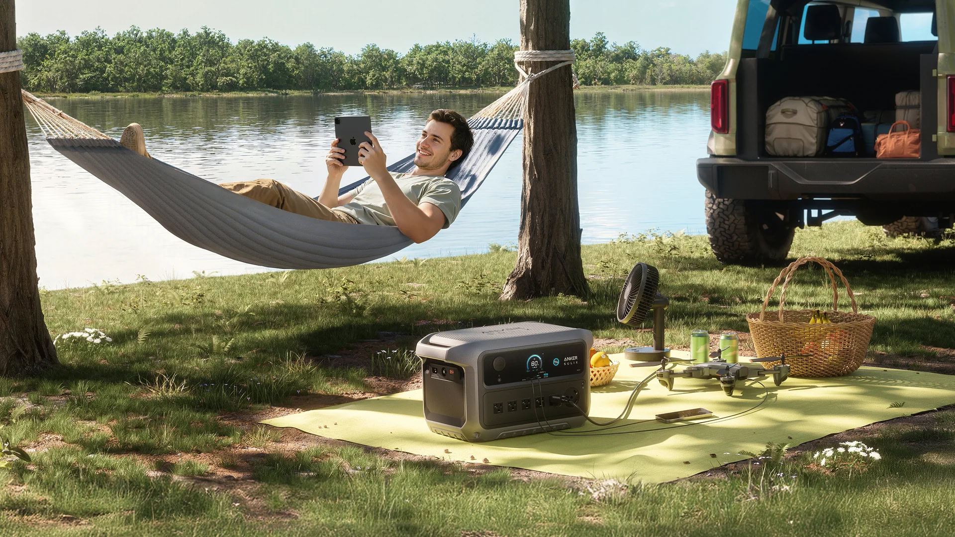 Anker SOLIX C2000 Gen 2 perto de um lago Anker SOLIX C2000 Gen 2 perto de um lago