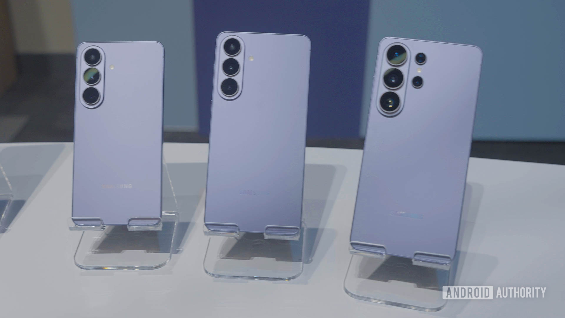 Família Samsung Galaxy S26 em Violeta Cobalto