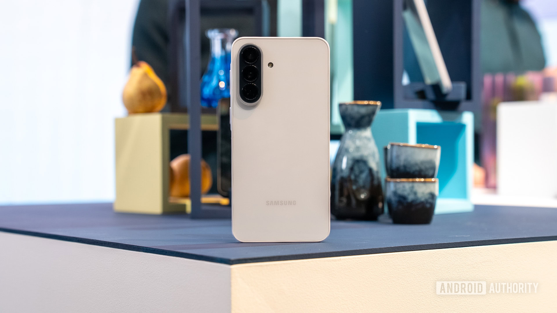 Samsung Galaxy A37 Impressionante Branco levantou-se Samsung Galaxy A37 Impressionante Branco levantou-se