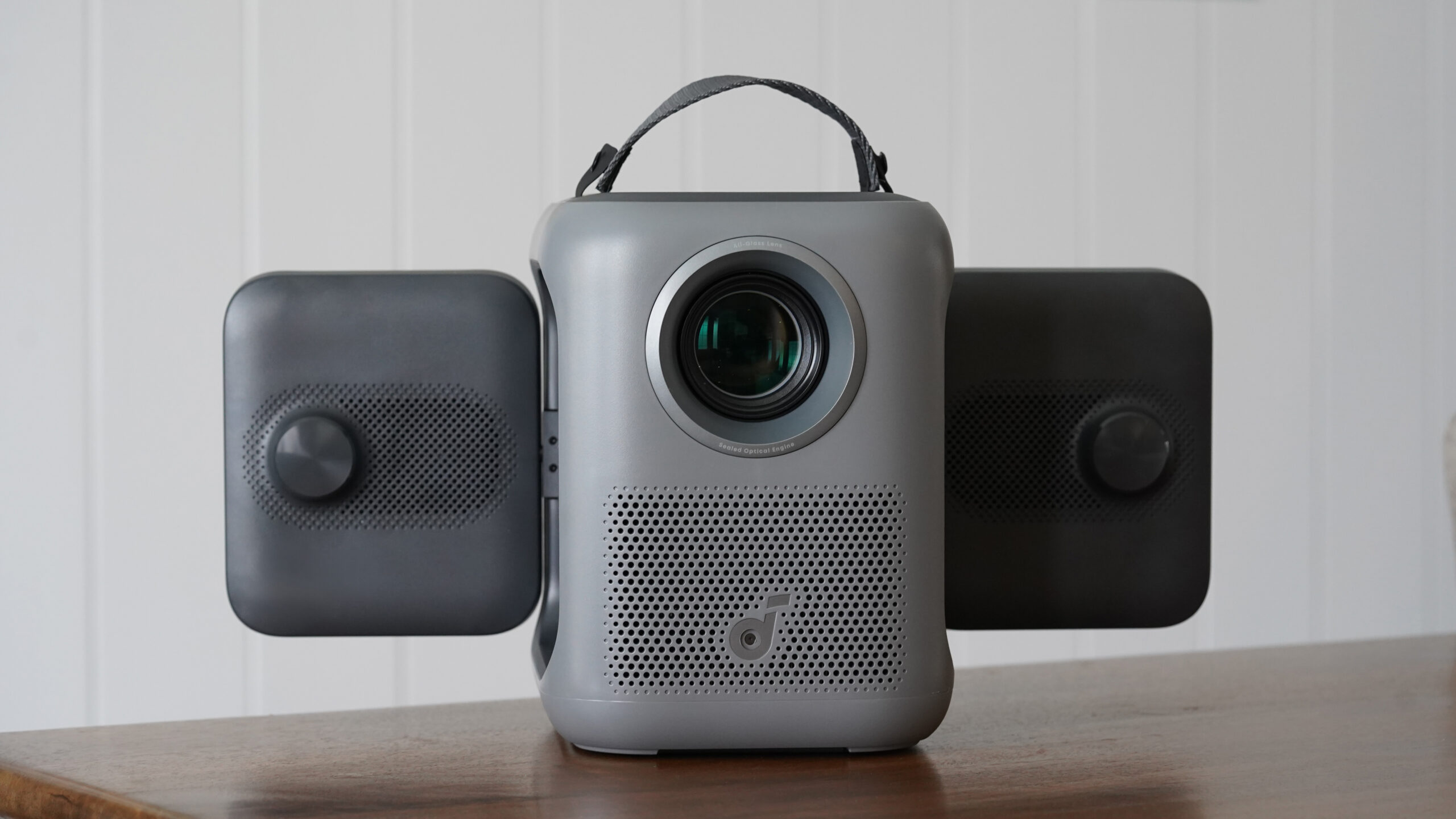 Alto-falantes traseiros Soundcore Nebula P1i