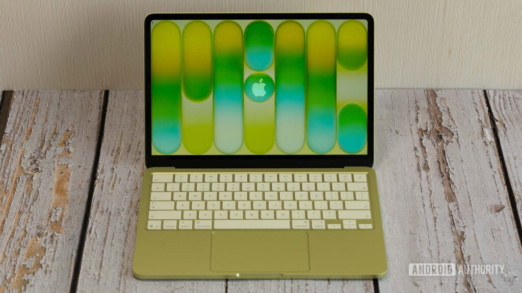 Tentado a comprar o MacBook Neo? Pesquisa diz que muitos leitores também estão