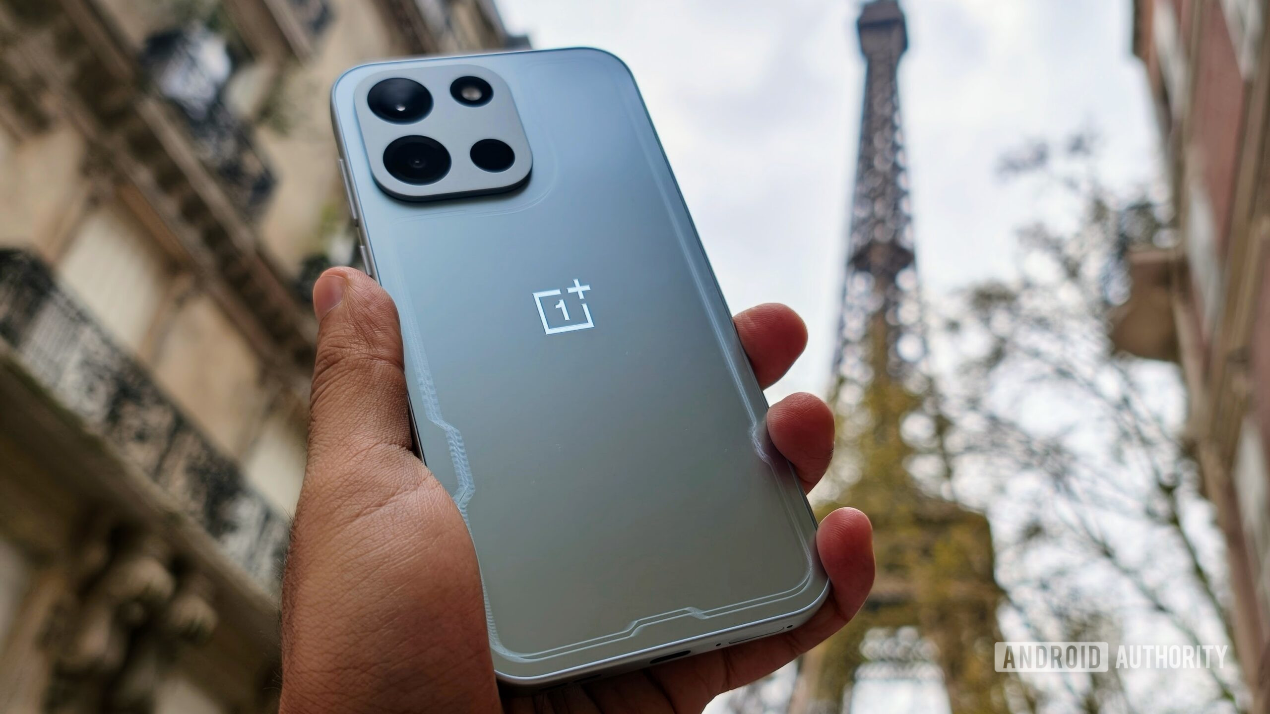 OnePlus Nord 6 prata