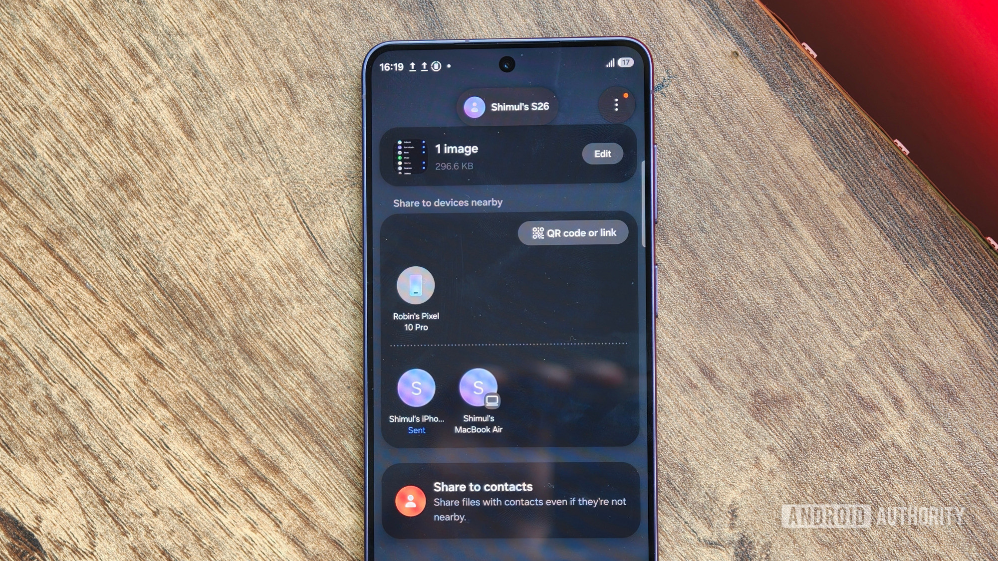 Menu Compartilhar com dispositivo próximo aberto no Samsung Galaxy S26