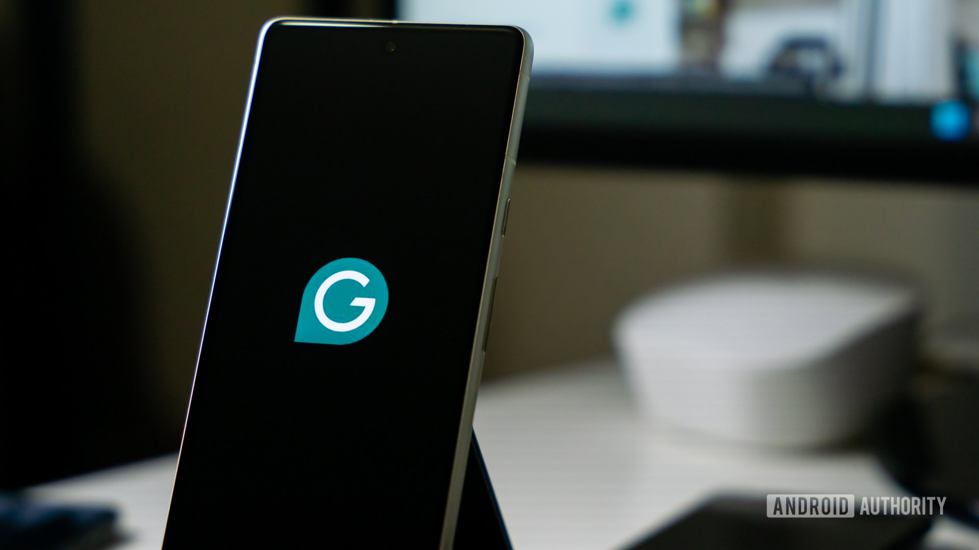 Foto stock do logotipo Grammarly no smartphone (2) Foto stock do logotipo Grammarly no smartphone (2)