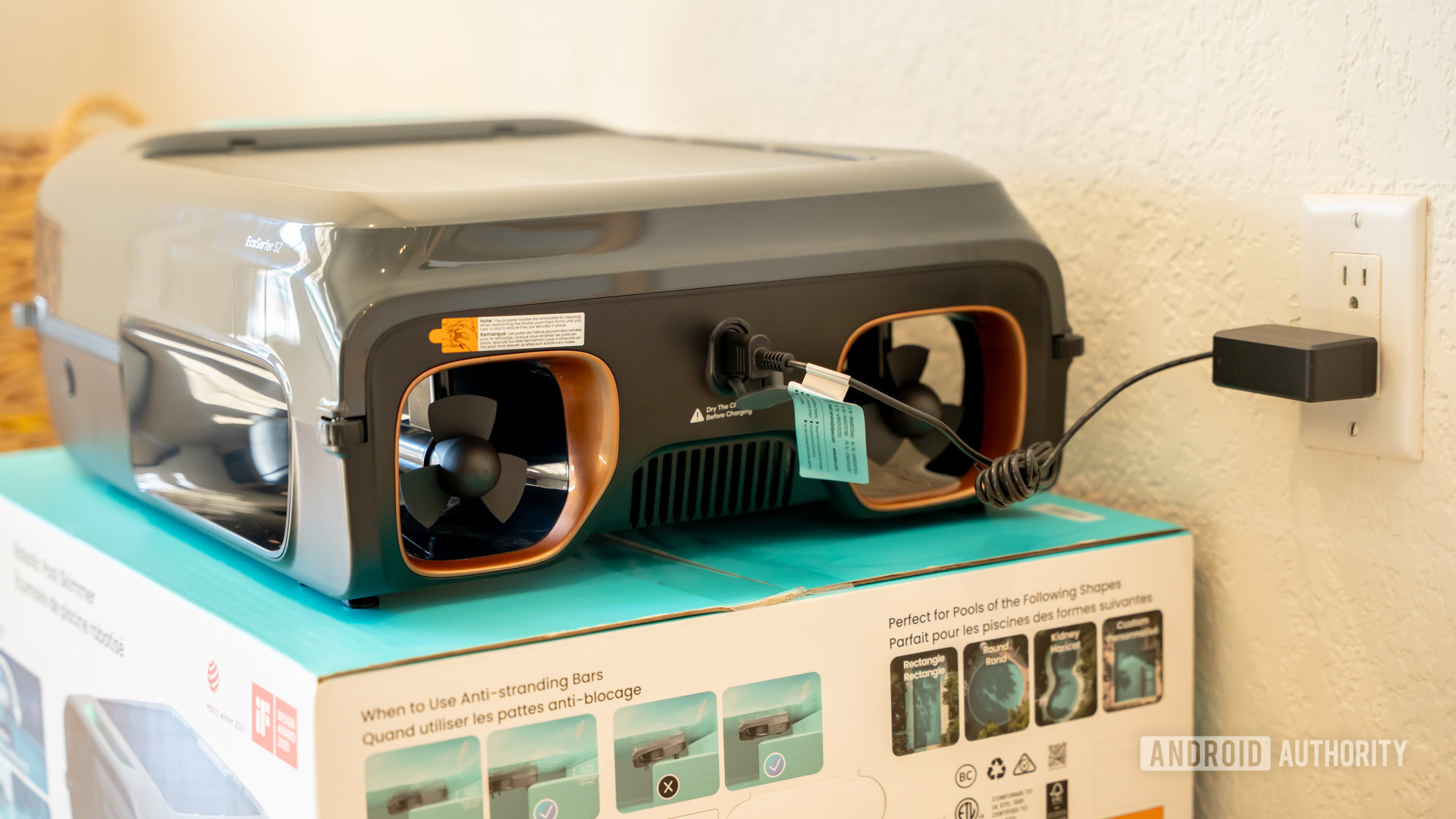 Aiper EcoSurfer S2 carregando 1