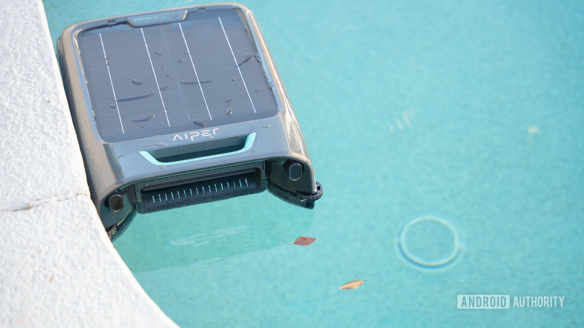 Aiper EcoSurfer S2 na piscina 19 Aiper EcoSurfer S2 na piscina 19