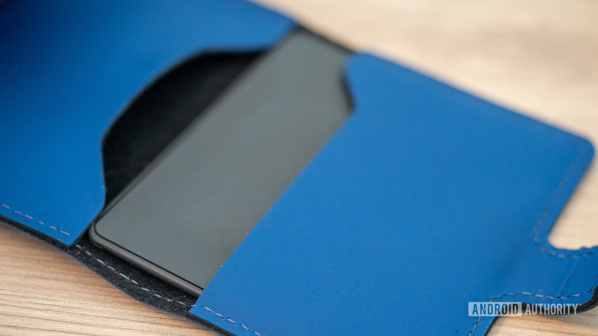 cartão chipolo google find hub rastreador bluetooth carteira secrid 2