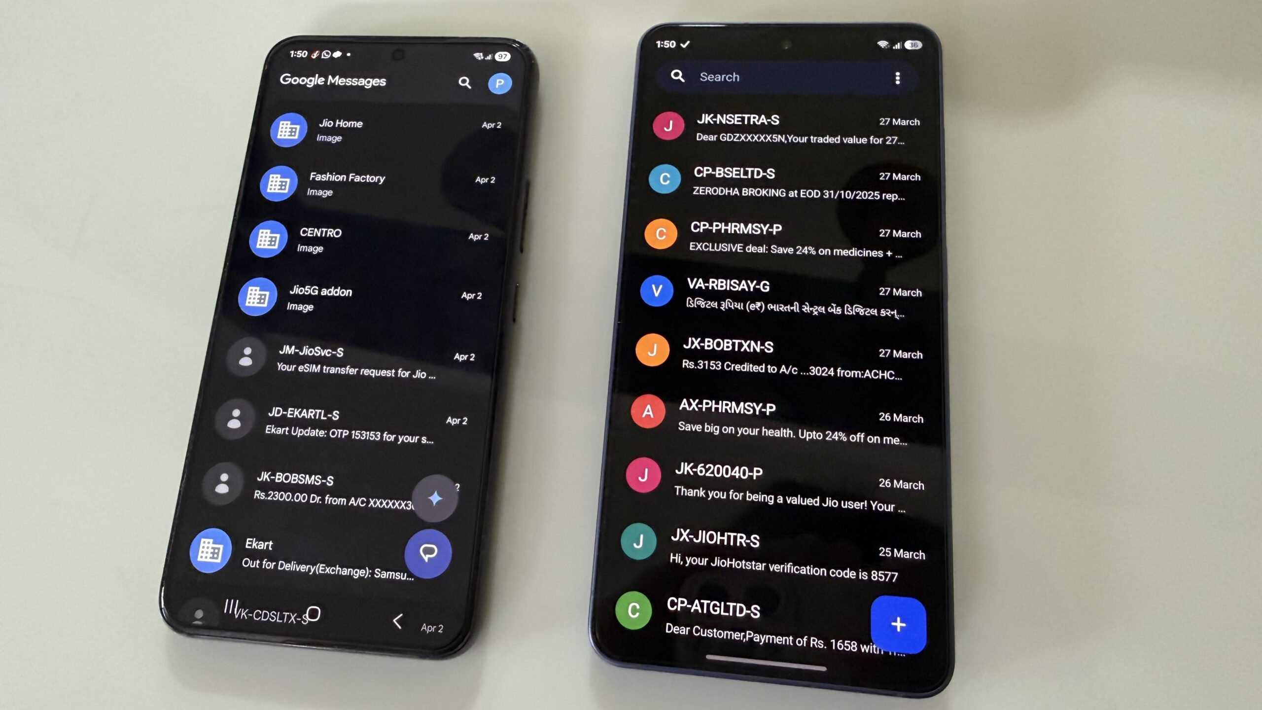 Fossify Mensagens ao lado de Mensagens do Google.