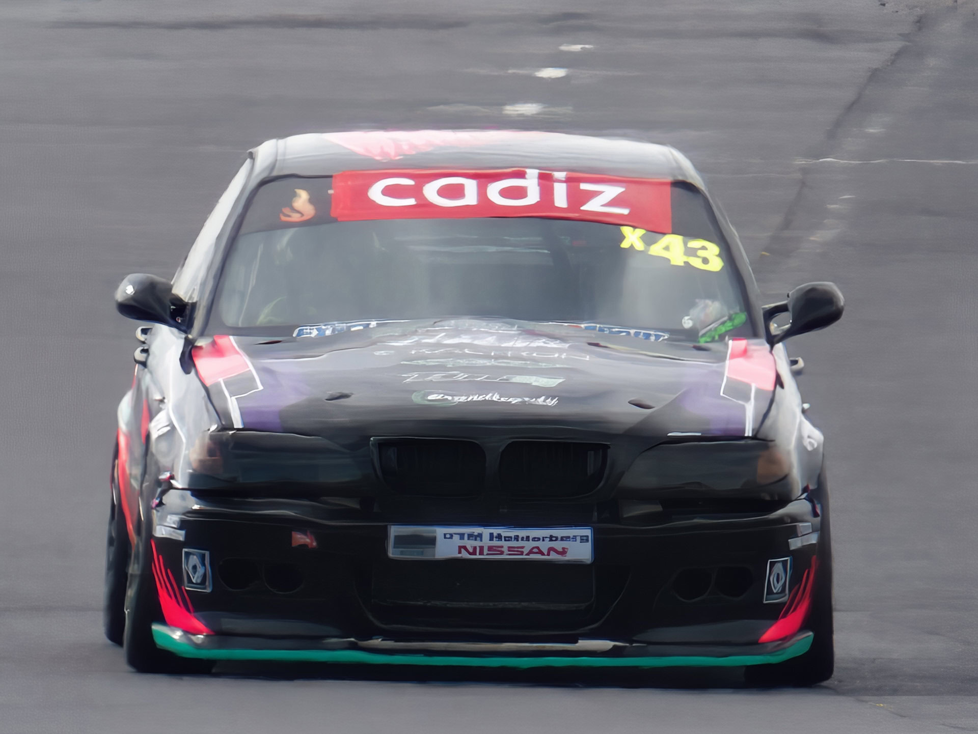 vivo X300 Ultra preto BMW 3200mm em escala