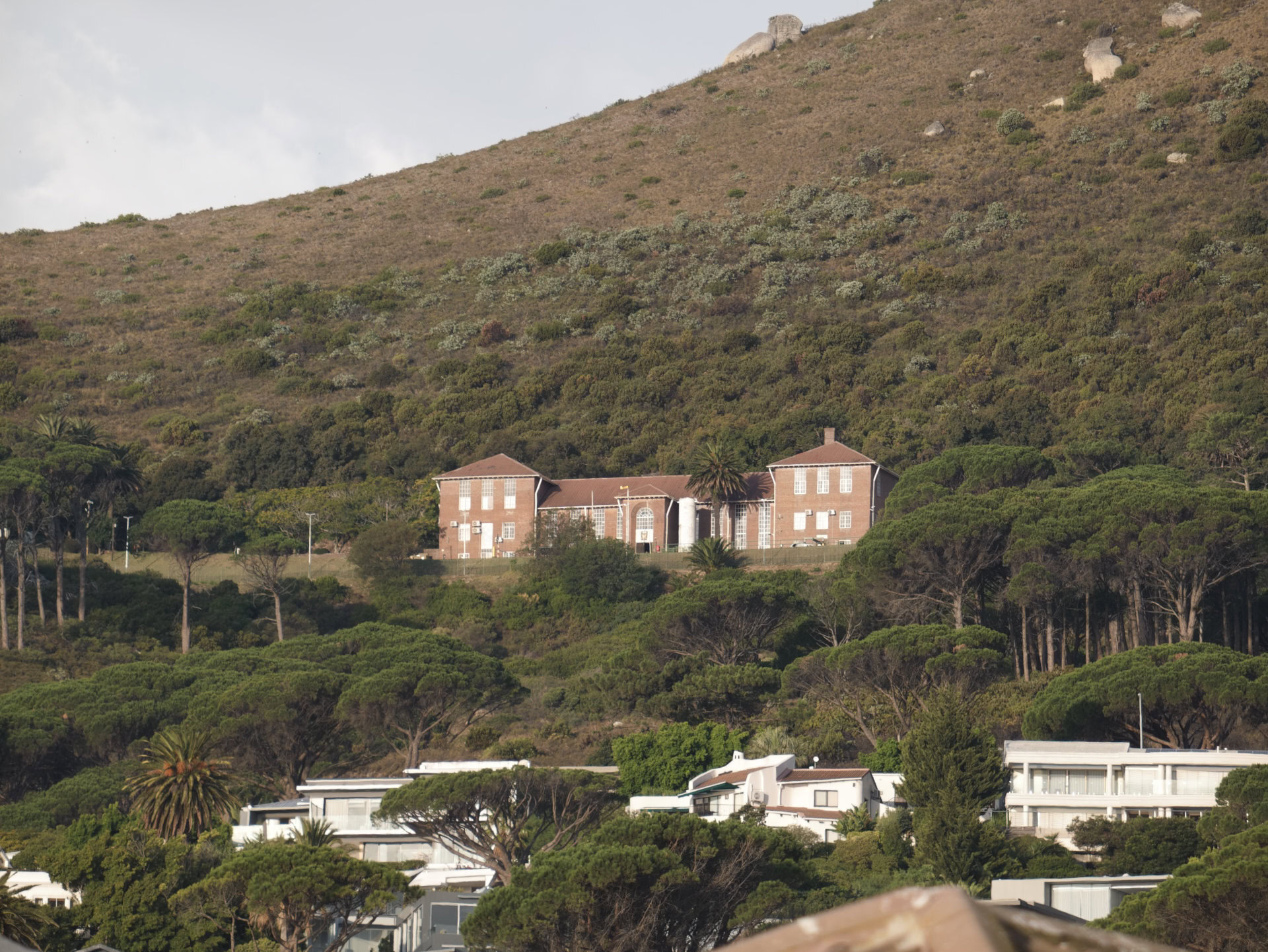 vivo X300 Ultra edifício na montanha 400 mm