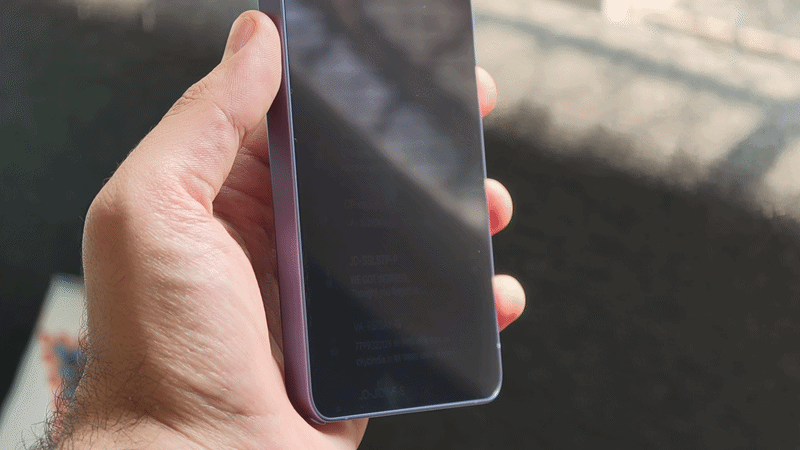 exibição de ultra privacidade s26 ezgif Um GIF mostrando a tela de privacidade do Galaxy S26 Ultra em ação.