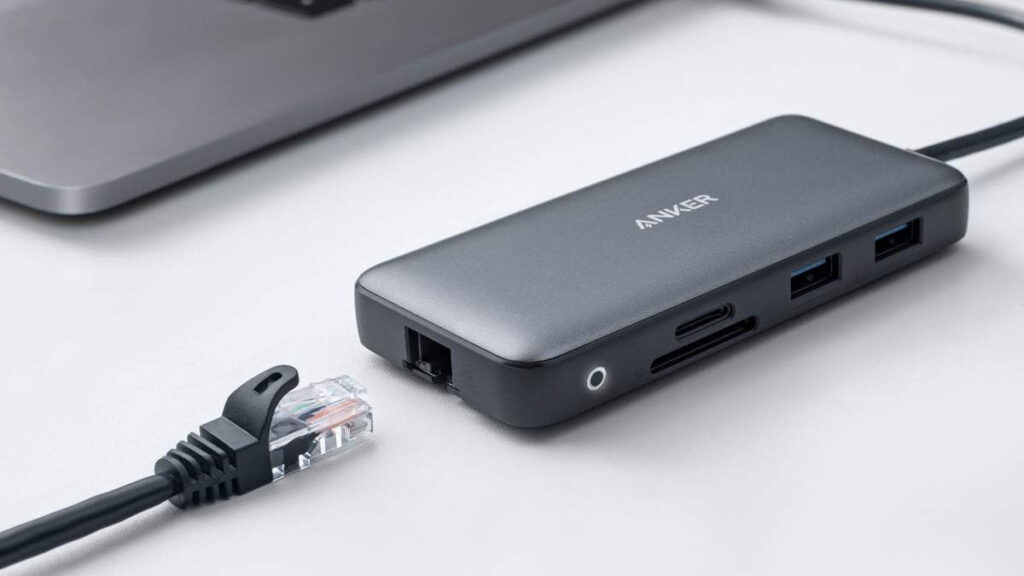 Hub Anker 555 USB-C cai para preço recorde