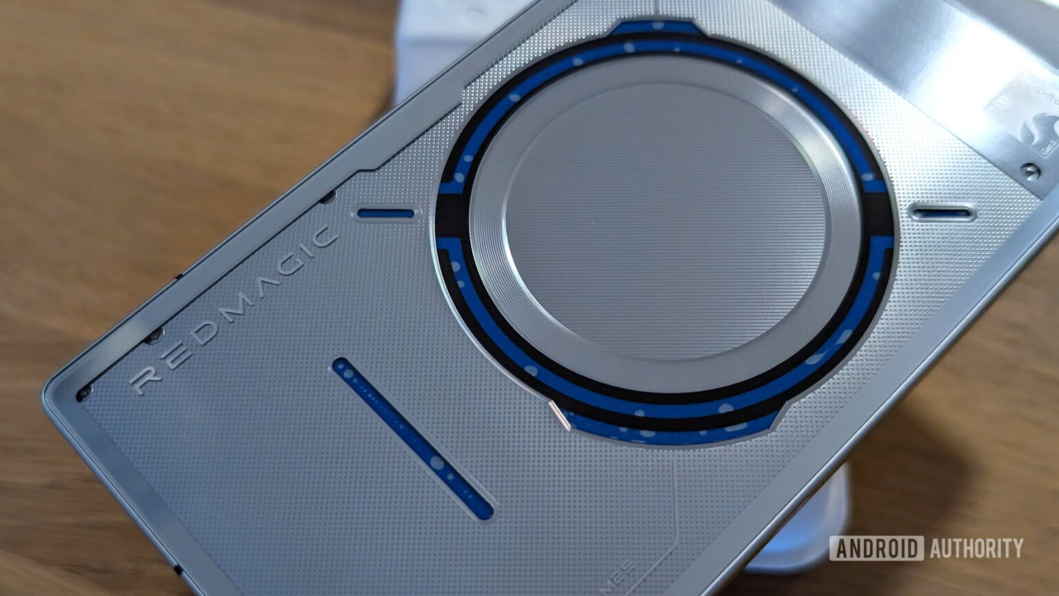 O primeiro tablet para jogos com refrigeração líquida da REDMAGIC pode estar a caminho