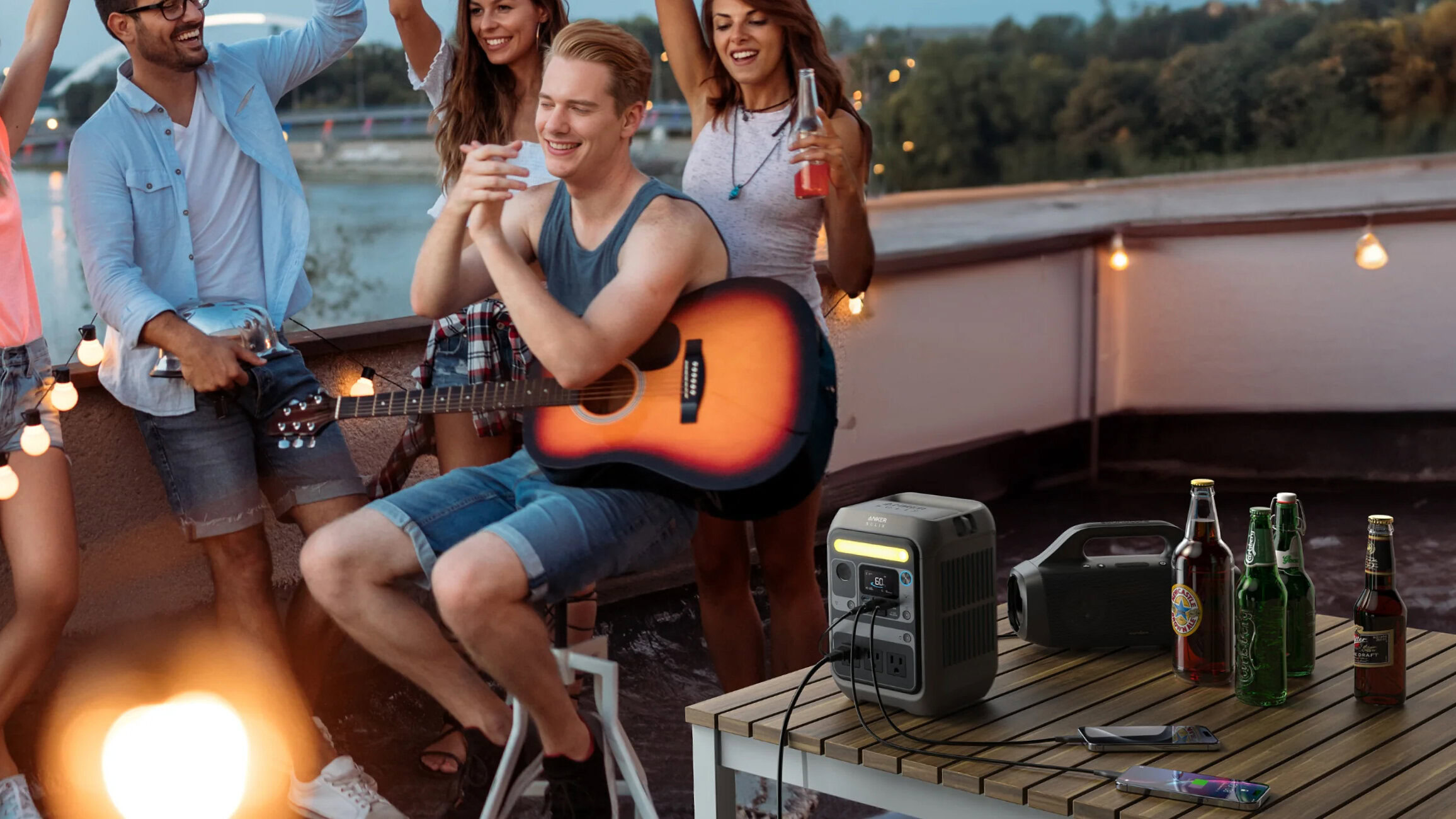 Central elétrica Anker C300 em festa